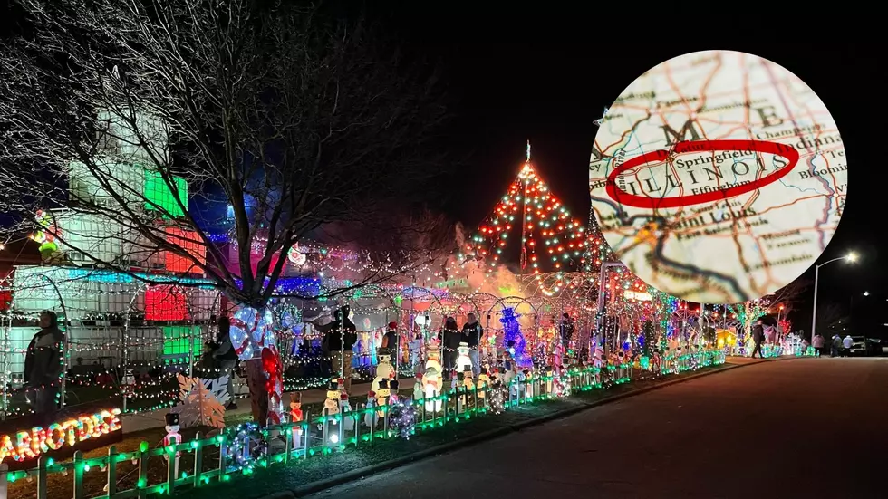 This ‘Christmas House’ in Illinois Has Over 200,000 Lights, Displays
